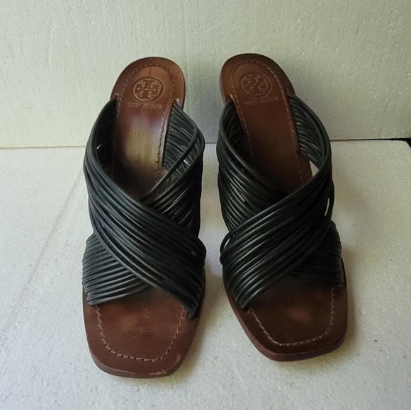 Tory Burch Trendy Heeled Shoes with Elegant Straps Size 9M - Picture 2 of 9